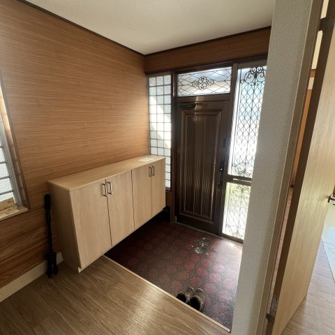 室蘭市輪西町1丁目7-12戸建の玄関