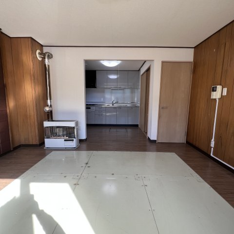 室蘭市輪西町1丁目7-12戸建の居間・リビング