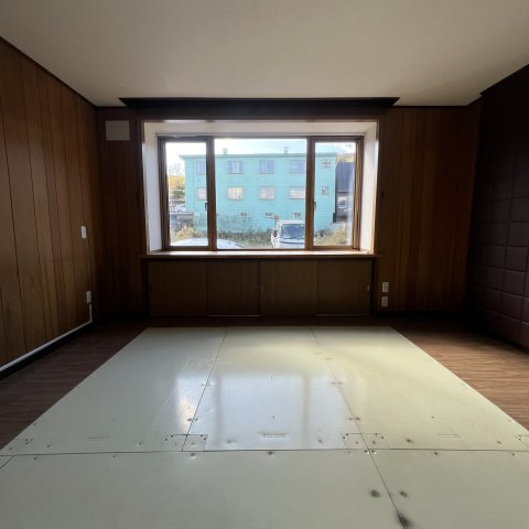 室蘭市輪西町1丁目7-12戸建の居間・リビング