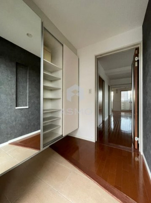 【玄関】 | ロイヤルパークス桃坂