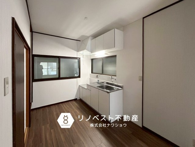 東大阪市大蓮東2丁目のキッチン|家族が集まる憩いの場として非常に良い空間です。