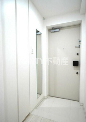 【玄関】 | リテラス蒲田 | 収納もある玄関です