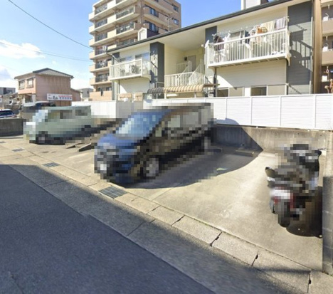 ピアー横手の駐車場