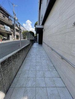 BLEU ET GRIS上町台のエントランス