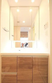 パークアクシス本町の独立洗面台