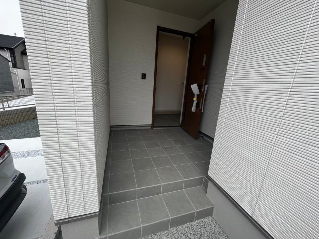 菊池郡大津町引水／５号棟のエントランス