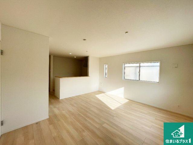 西脇市小坂町　第4期　新築一戸建ての前面道路含む現地写真|周辺は落ち着いた街並みの住宅地！子育てがしやすい住環境です！まだ未完成ですが、現地でしかわからない事もございます。是非一度ご覧ください。