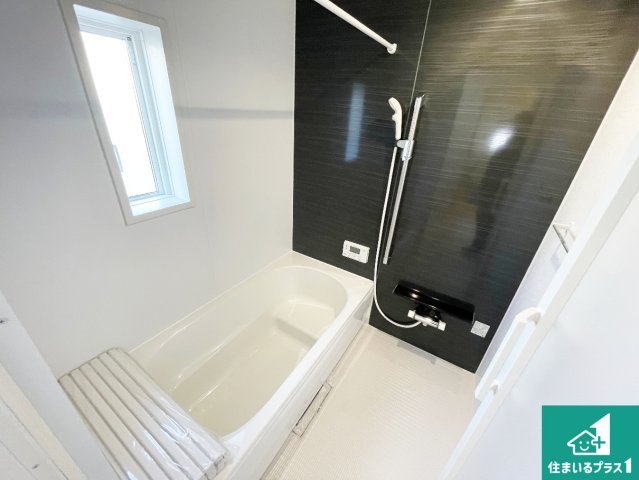 西脇市小坂町　第4期　新築一戸建ての前面道路含む現地写真|周辺は落ち着いた街並みの住宅地！子育てがしやすい住環境です！まだ未完成ですが、現地でしかわからない事もございます。是非一度ご覧ください。