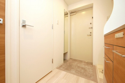 【玄関】 | セレニテ難波グランデシュッド