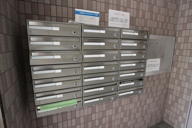 コーポラス青柳【キャッシュバック対象物件】のロビー|清潔なロビーです