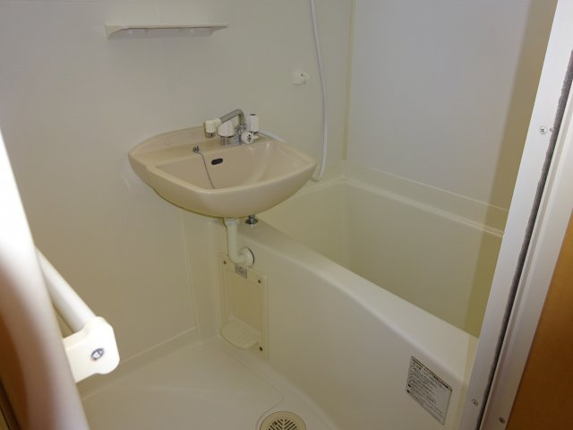 アビターレ中央Ⅱの浴室