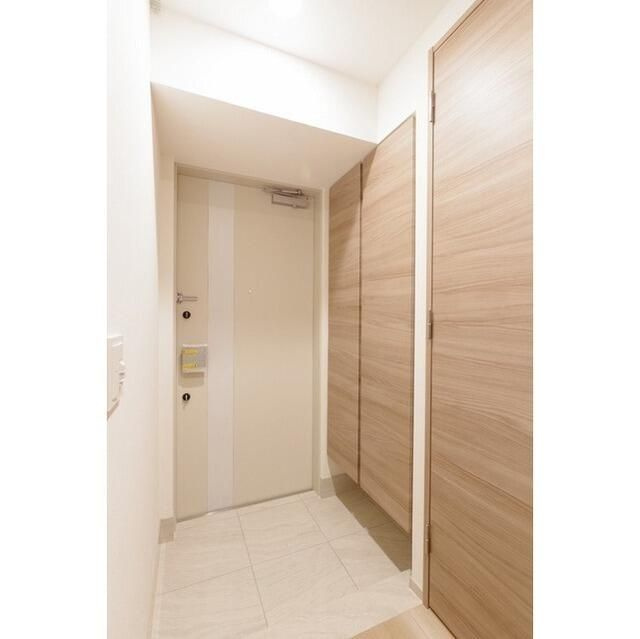 ラティエラ板橋の玄関