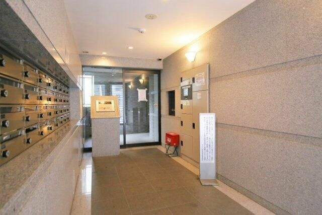 ルーブル西早稲田のエントランス