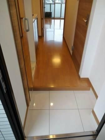 ＬＵＭＥＥＤ飯田橋の玄関