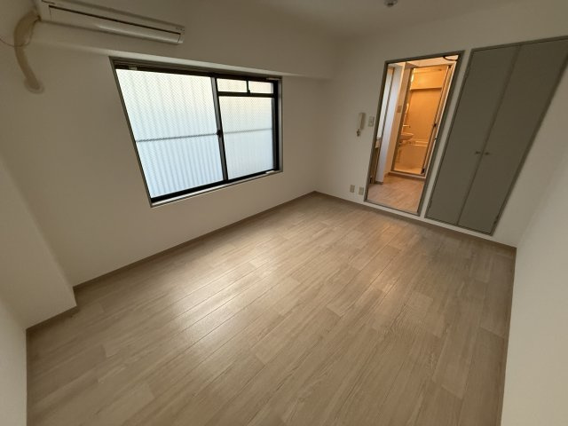 プチハイツ服部の居間・リビング