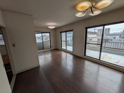 【居間・リビング】 | ウエルネス瀬戸口