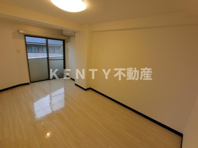 【居間・リビング】 | ベルメゾン田園調布 | 使いやすいリビングです