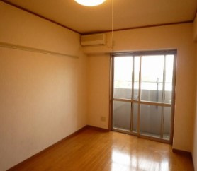 イーストパレスの居間・リビング