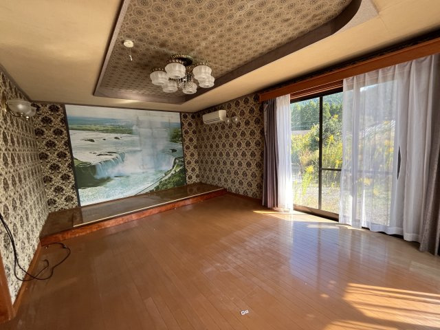 宮崎県串間市大字大平　高則一戸建ての洋室