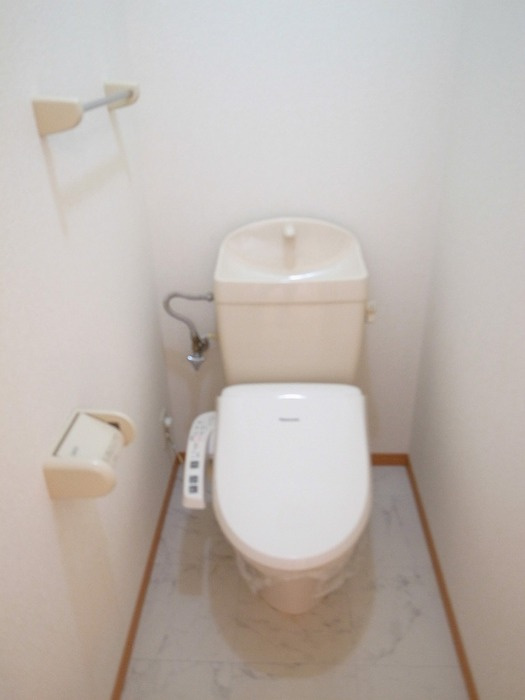 ファミール二池　　　刈谷市近郊の賃貸はクラスホーム刈谷店のトイレ