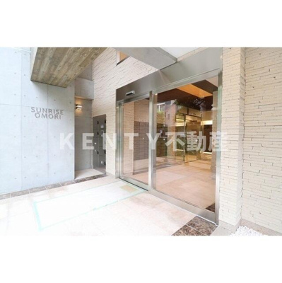 【エントランス】 | ＳＵＮＲＩＳＥ　ＯＭＯＲＩ | ゆとりのあるエントランスです
