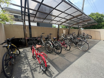 【その他共用部分】 | リアライズ西淡路 | 駐輪場です