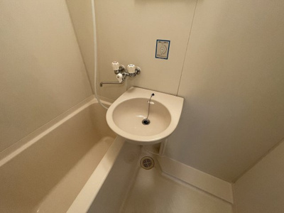 【洗面所】 | リアライズ西淡路 | 洗面台です