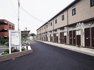 【その他】 | レオパレスＬｕｍｉｅｒｅ元町Ⅱ | 屋根付き駐輪場あり