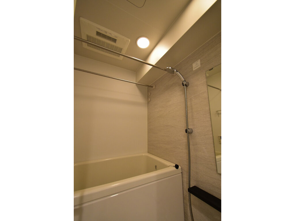 ZOOM西新宿の内装|きれいな内装です