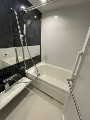 Ｃｈｌｏｅ　Ｗｅｓｔの浴室