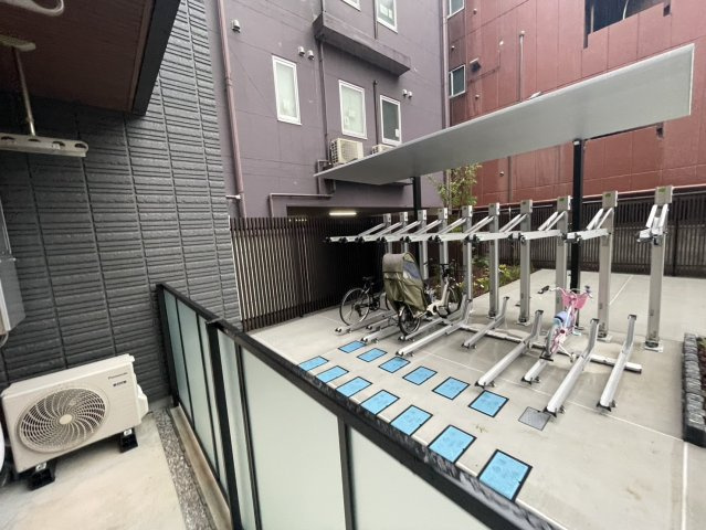 Ｃｈｌｏｅ　Ｗｅｓｔの展望