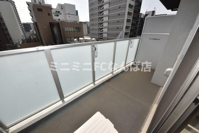 DAIYA STORK 阿波座のバルコニー