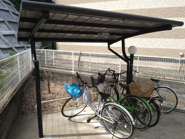 レオパレス虹のその他|駐輪場　原付＆自転車のみ駐輪可能