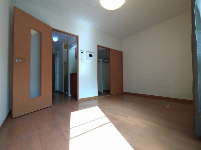 レオパレス虹のその他|2階は絨毯仕様です。