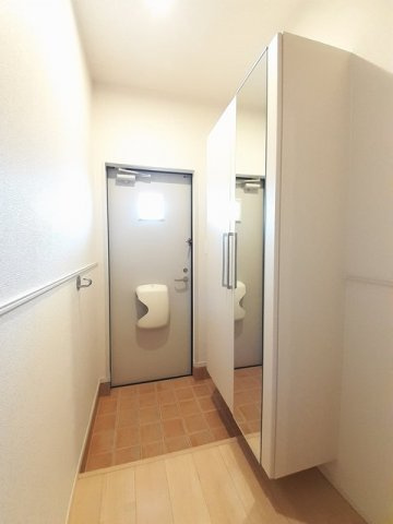 ｒｉｖｅｒ　ｓｉｄｅはるか　Ａの玄関