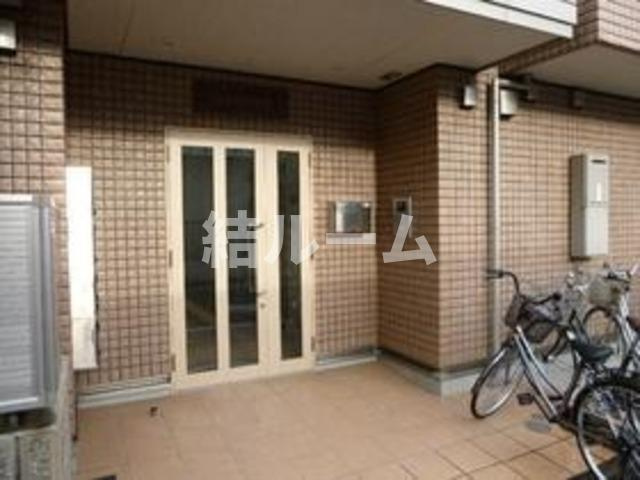 豊島区要町３丁目の賃貸マンションのエントランス