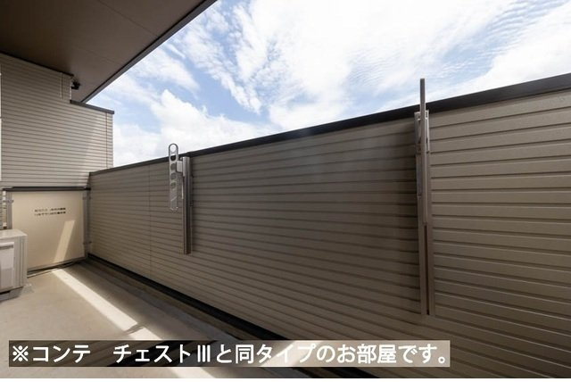 エメラ　ファミーユのバルコニー