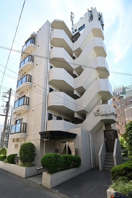 フロント新代田の外観