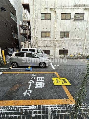 ワールドプラザ尼崎の駐車場