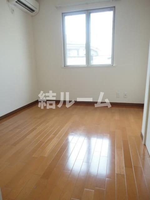 練馬区早宮３丁目のアパートの居間・リビング