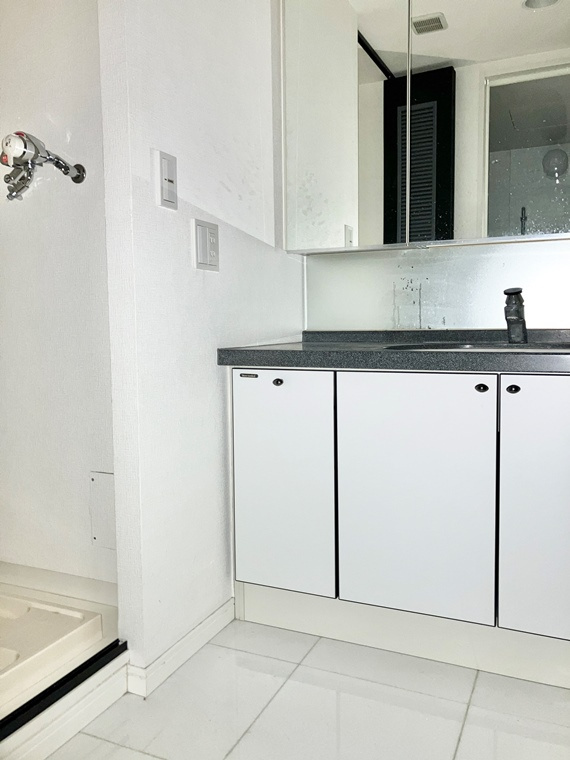 コンパートメント東京中央の洗面所