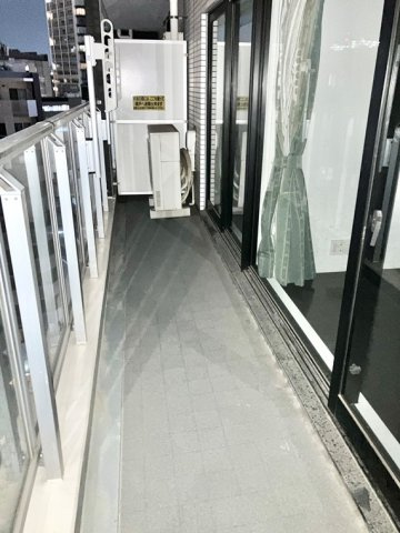 コンパートメント東京中央のバルコニー
