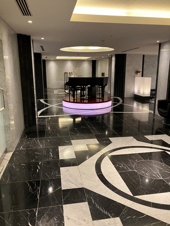 コンパートメント東京中央のロビー