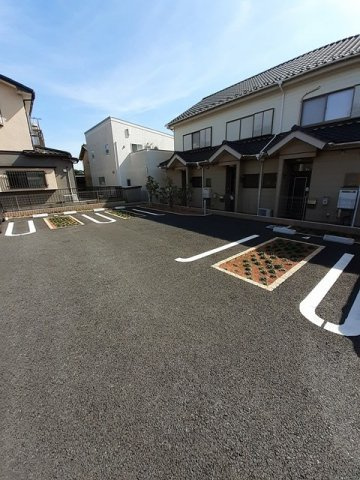 ル・ボヌールの駐車場