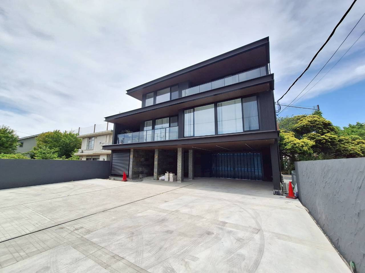 Ｎｉｖ　Ｓｈｏｎａｎ　Ｒｅｓｉｄｅｎｃｅ