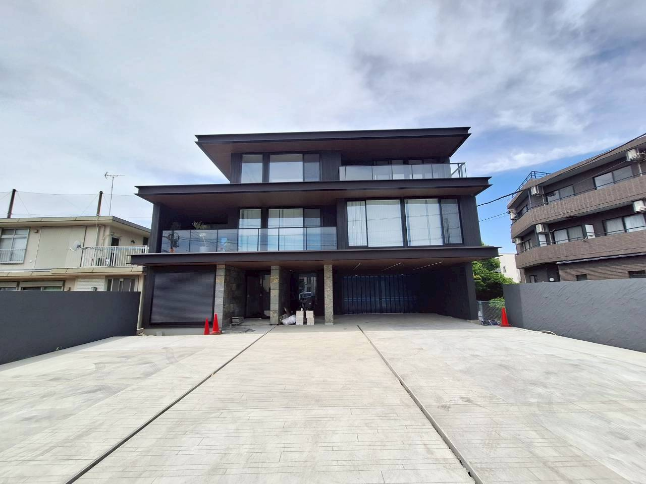 Ｎｉｖ　Ｓｈｏｎａｎ　Ｒｅｓｉｄｅｎｃｅの外観