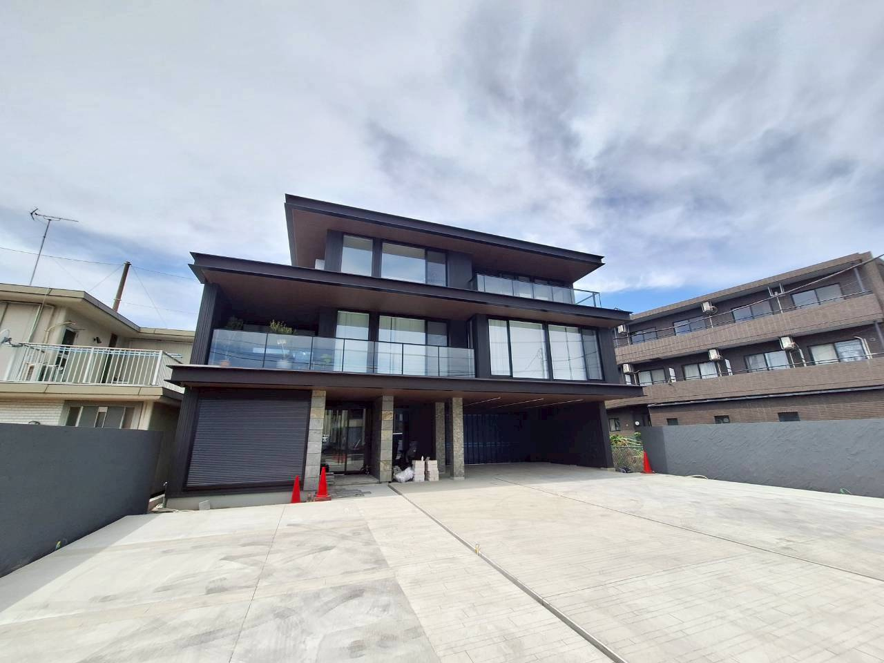 Ｎｉｖ　Ｓｈｏｎａｎ　Ｒｅｓｉｄｅｎｃｅの外観