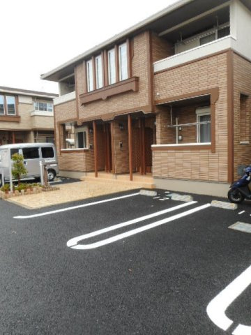 アルトゥーラⅡの駐車場