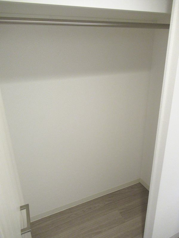 プレサンスジェネ浅草WESTの収納