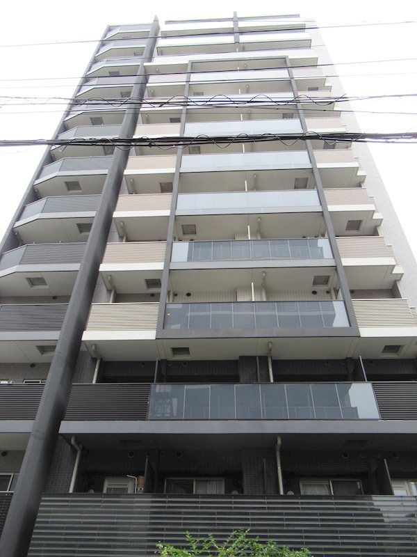 プレサンスジェネ浅草WESTの外観